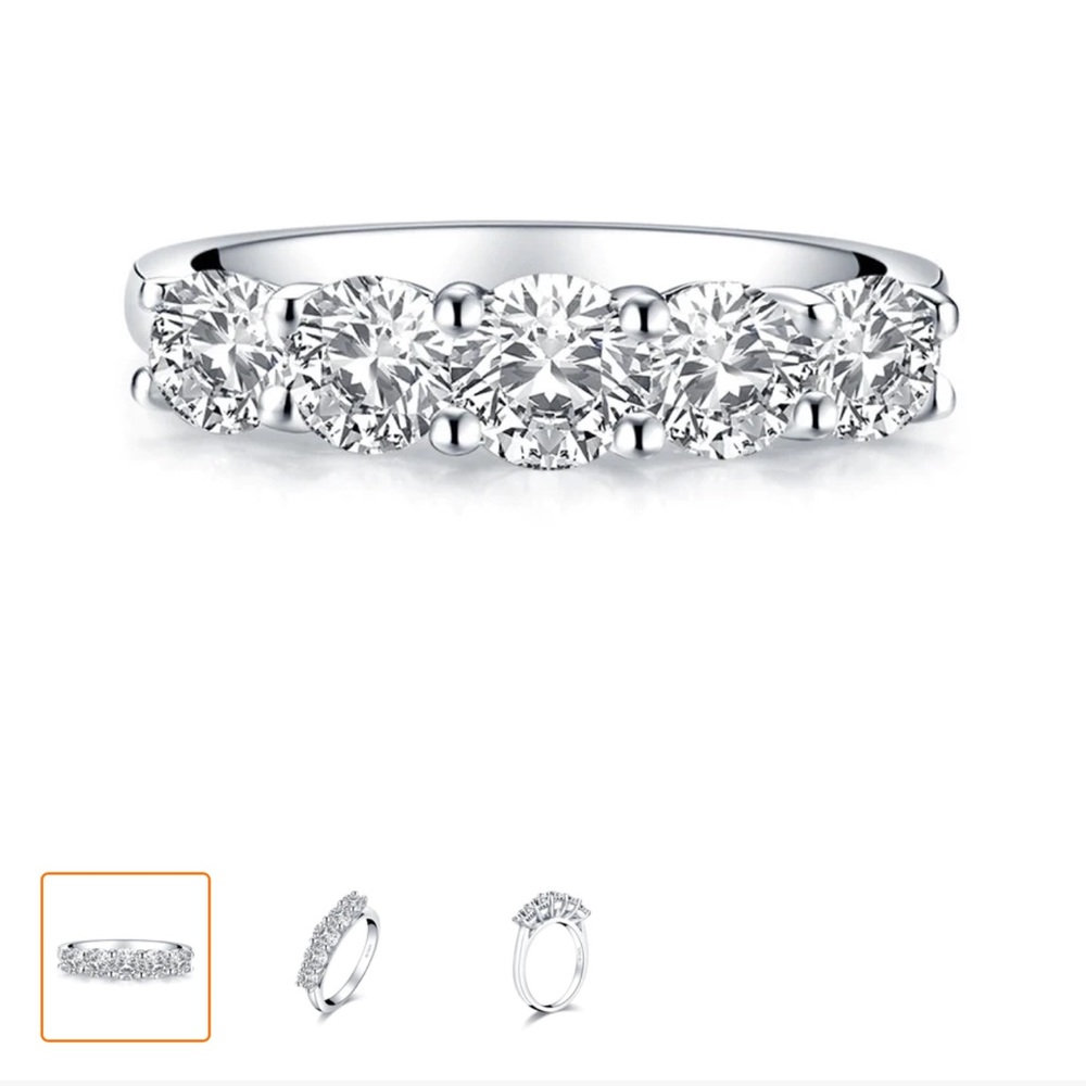 Vosali Cinque Round Cut Moissanite Ring size 8